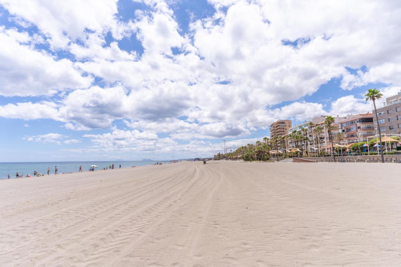 Estepona Beachside Apartment Bagian luar foto